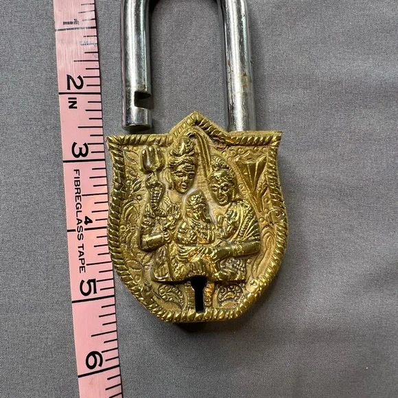 Vintage Solid Brass Indian Padlock w/ Keys – Hindu Motif – Heavy Decorative Lock - Picture 9 of 11